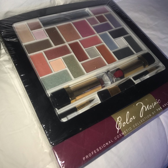 Brand New Makeup Pallet - Picture 4 of 4